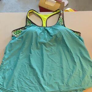 EUC womans tank top with built in bra